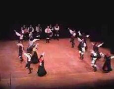 Descubre la auténtica Música Tradicional Pandeirada en Vigo: Un viaje imprescindible para los amantes del turismo cultural